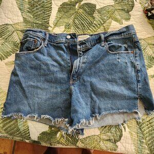 4 Inch Mom Jean Shorts